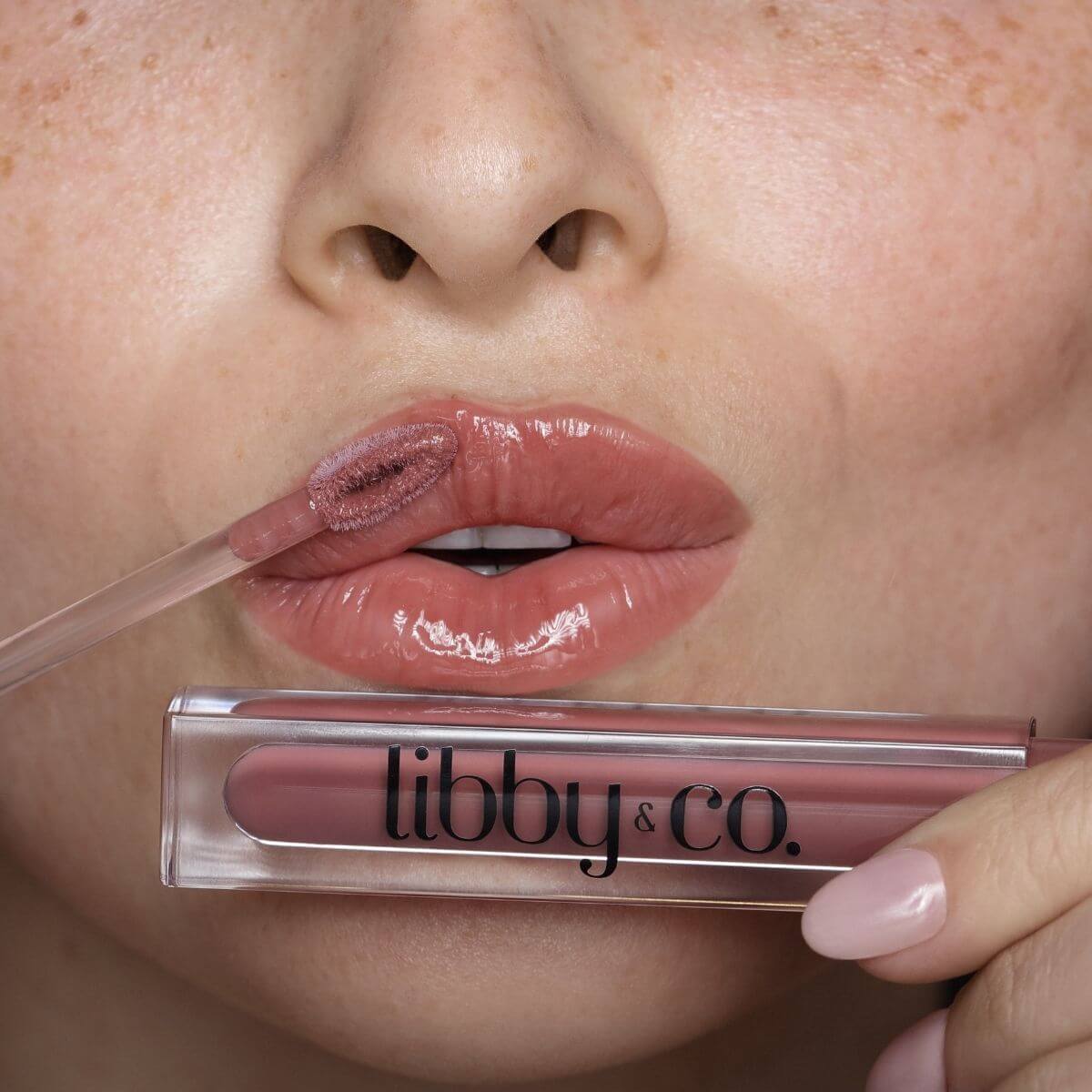 Plumping Lip Gloss (Mauve Pout)