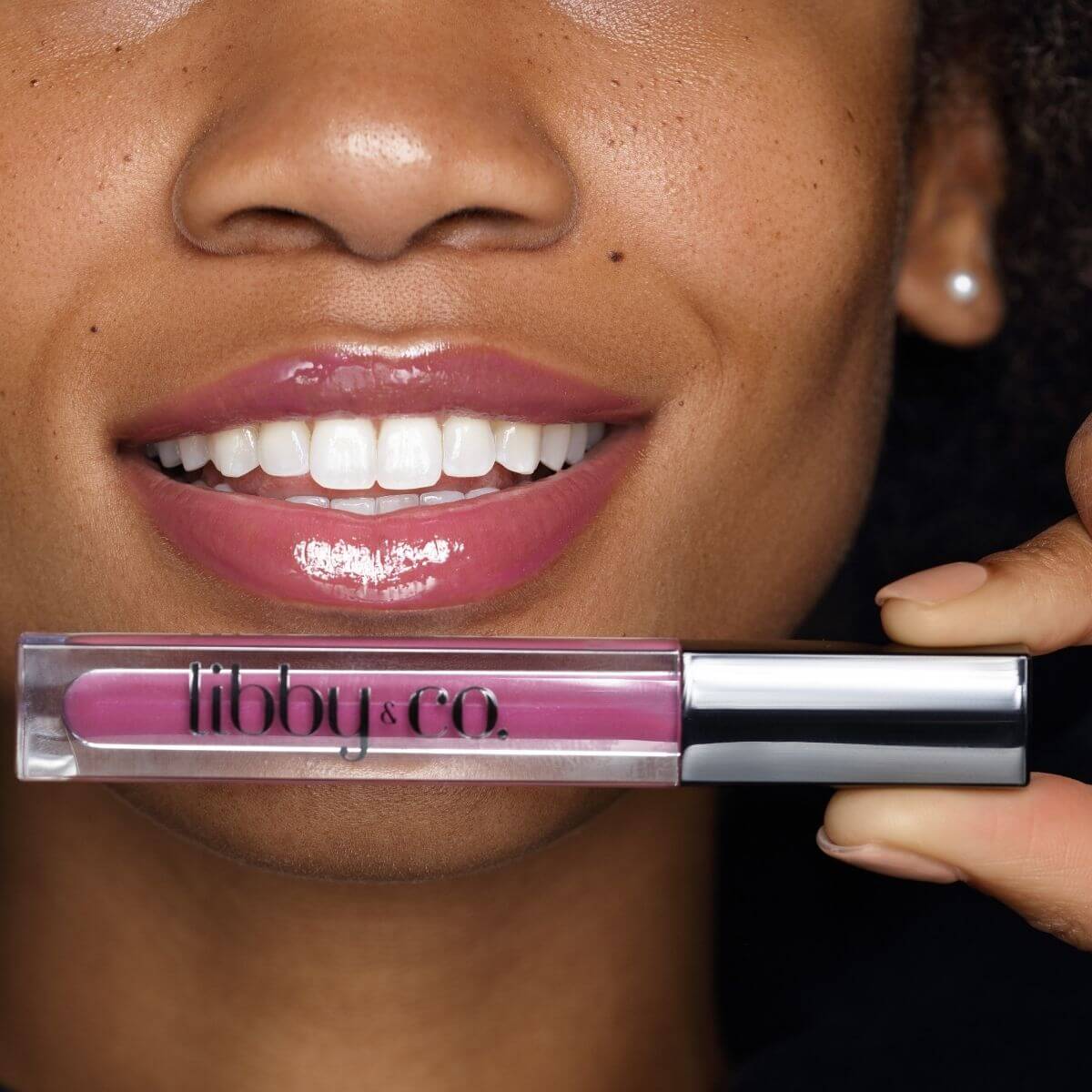 Plumping Lip Gloss (Berry Pout)