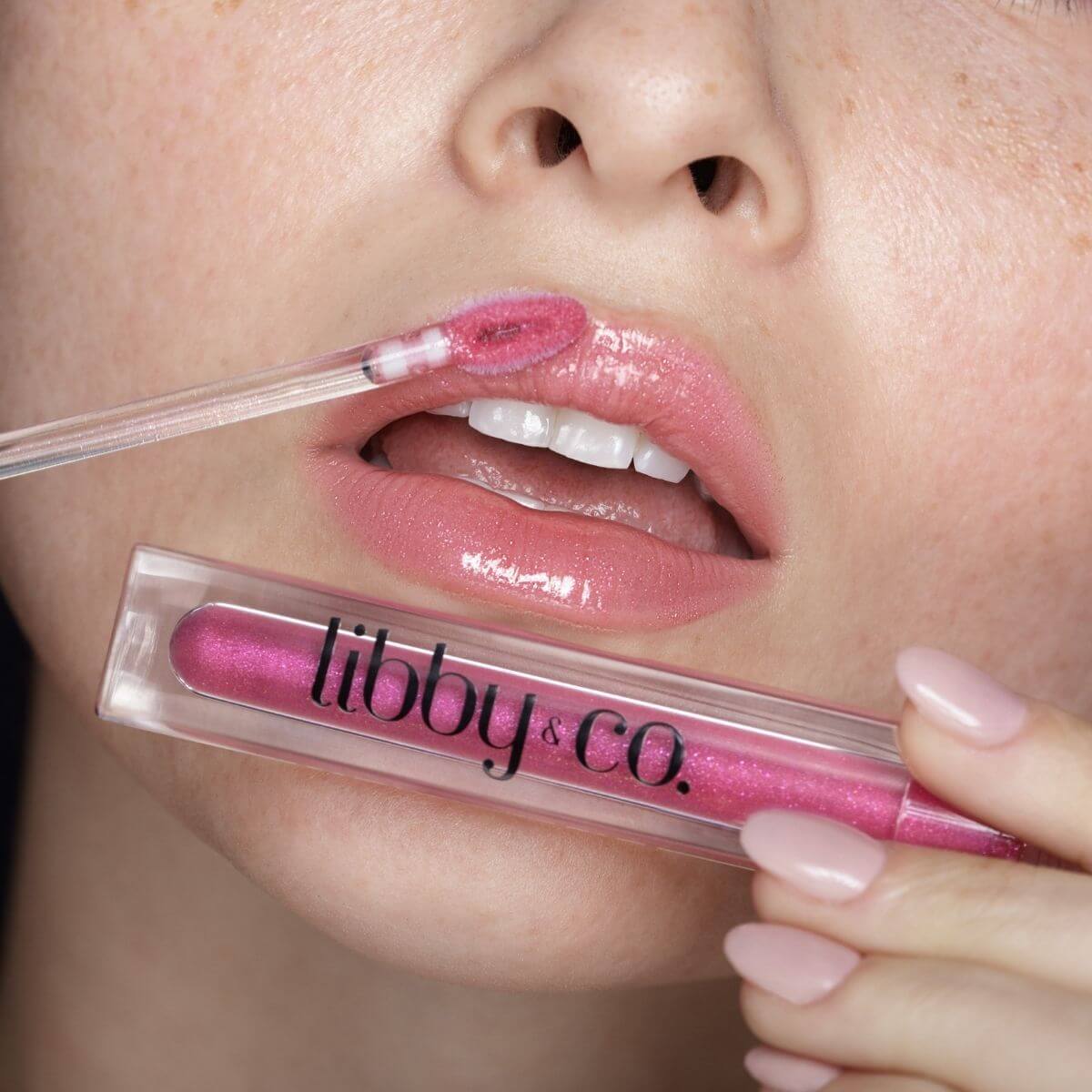 Plumping Lip Gloss (Pink Pout)